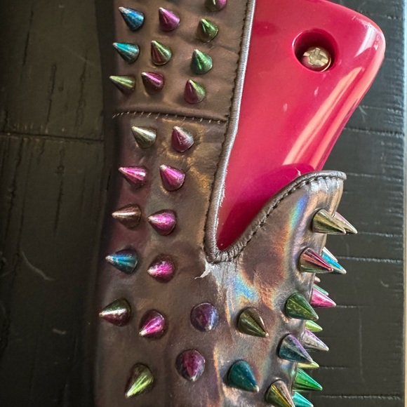 UNIF Hellraiser Rainbow Metallic Spike Flats - Picture 4 of 9